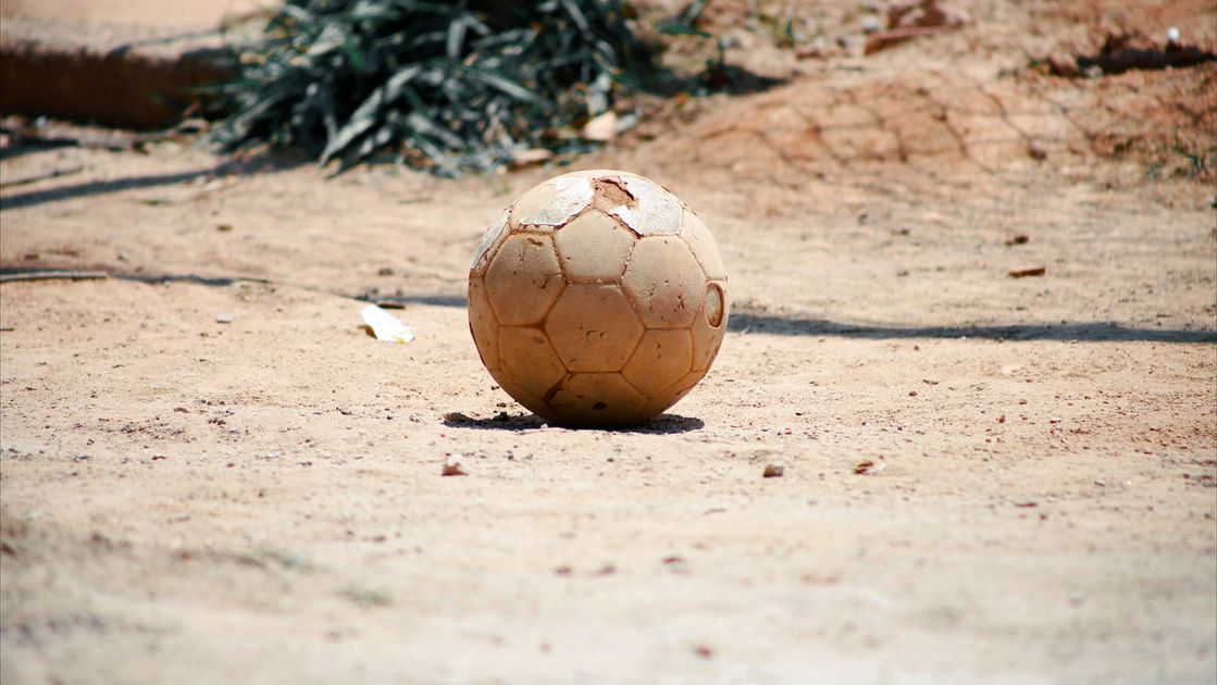 Clausuran cantera ilegal en Lomas de Yuta; Elena de Troya tiene dos días para retirar equipos